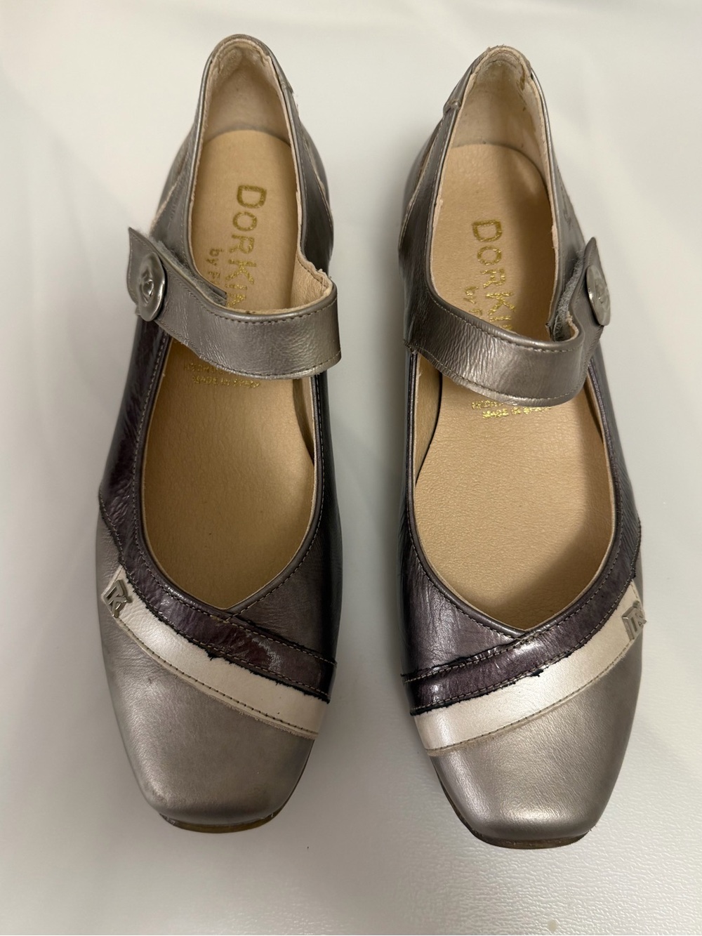 Doraty Metallic Gray Mary Jane Flats with Strap and Accent Trim